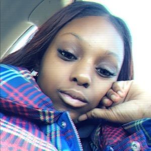 Meet your Posher, Donaija